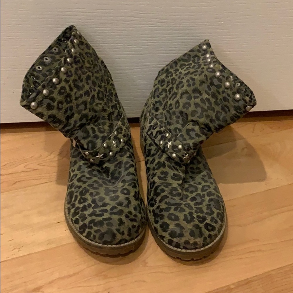 Nordstrom olive green leopard booties